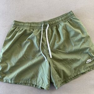 Nike Men's club woven flow Shorts